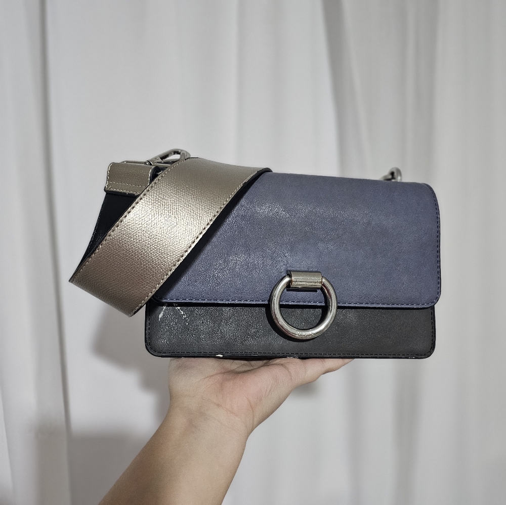 CARPISA Elegant Blue and Black Women's Bag